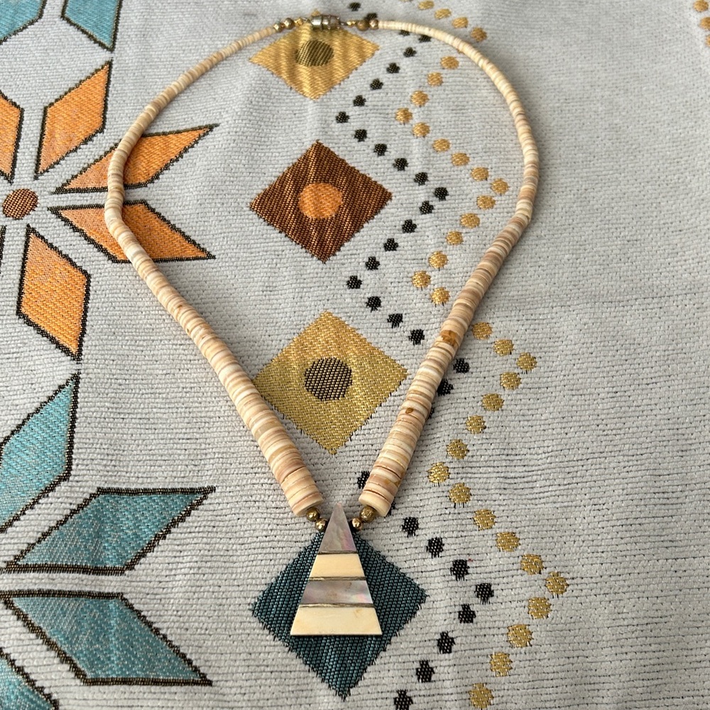 Elegant Cream and Gold Necklace